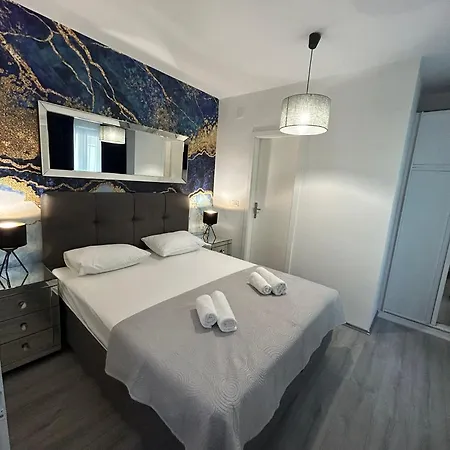Penthouse Mira 公寓 *