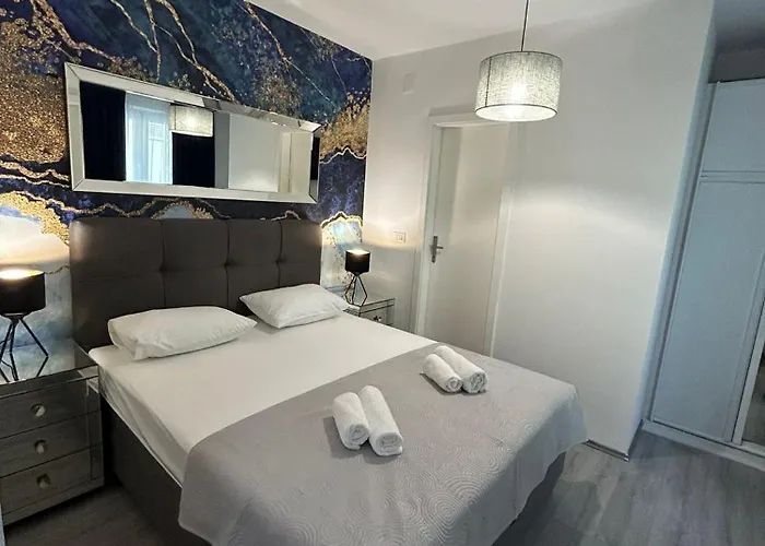 Penthouse Mira Apartman *